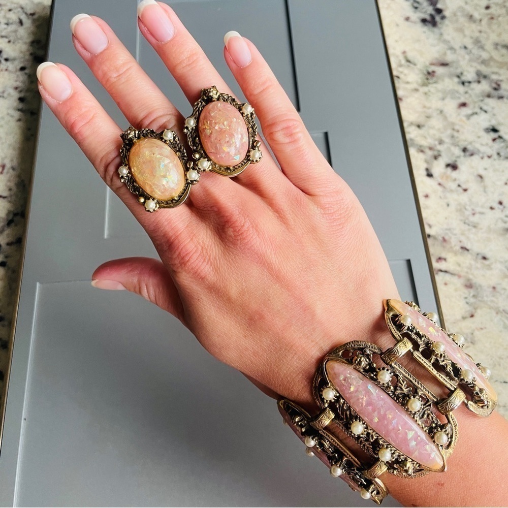 Vintage Selro Confetti Pink Faux Opal Pearl GoldTone Panel Bracelet Earr…